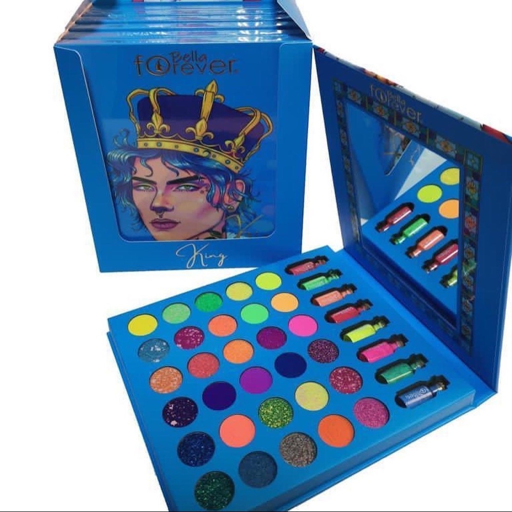 Bella Forever eyeshadow palettes